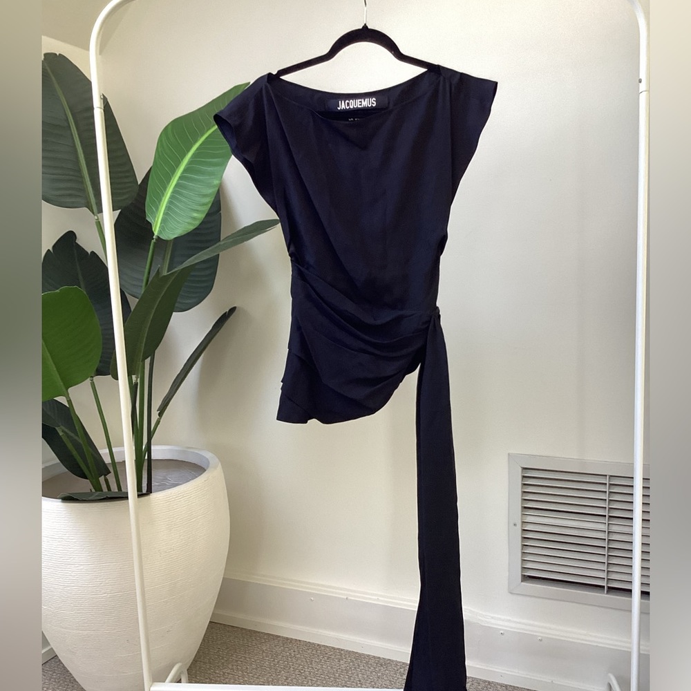 Jacquemus black La Bomba top.